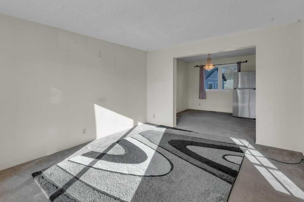 36 Castlebrook Way Ne, Calgary, AB