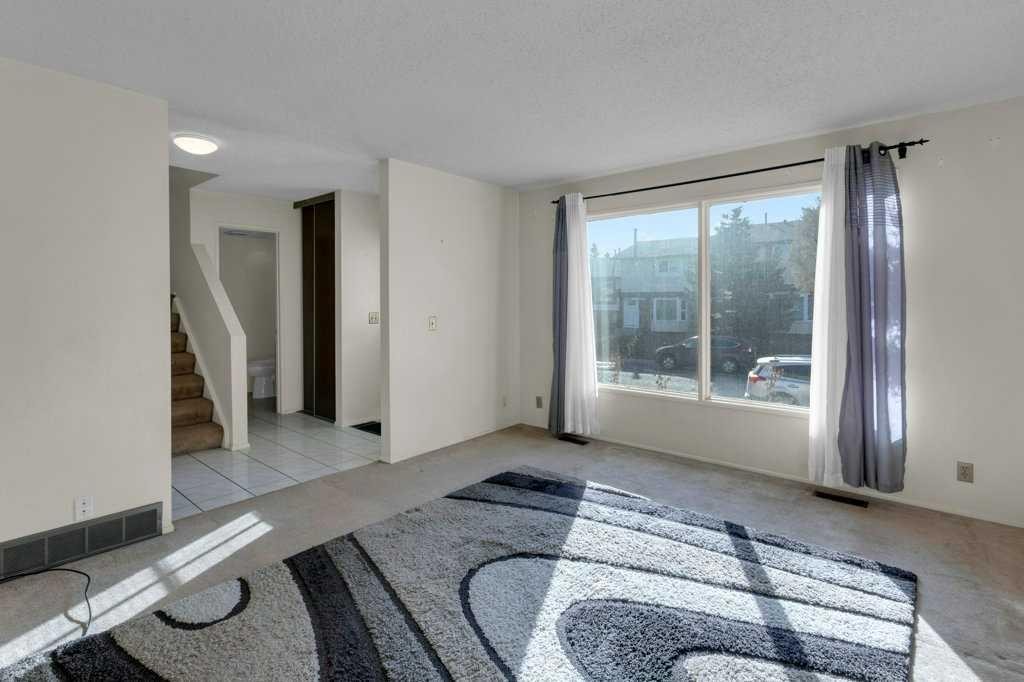 36 Castlebrook Way Ne, Calgary, AB