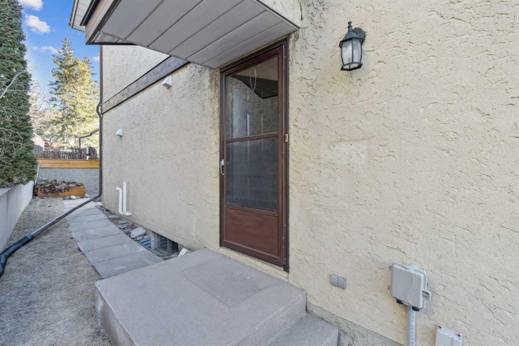 91 Edgehill Drive Nw, Calgary, AB - Outdoor