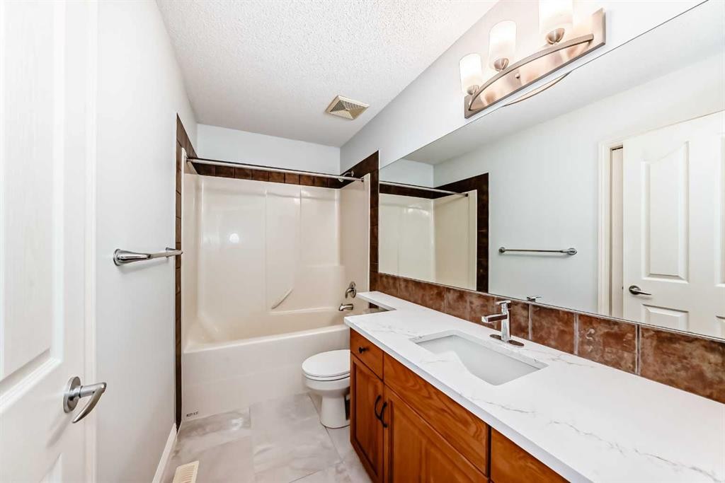 234 Panatella Boulevard Nw, Calgary, AB - Indoor Photo Showing Bathroom