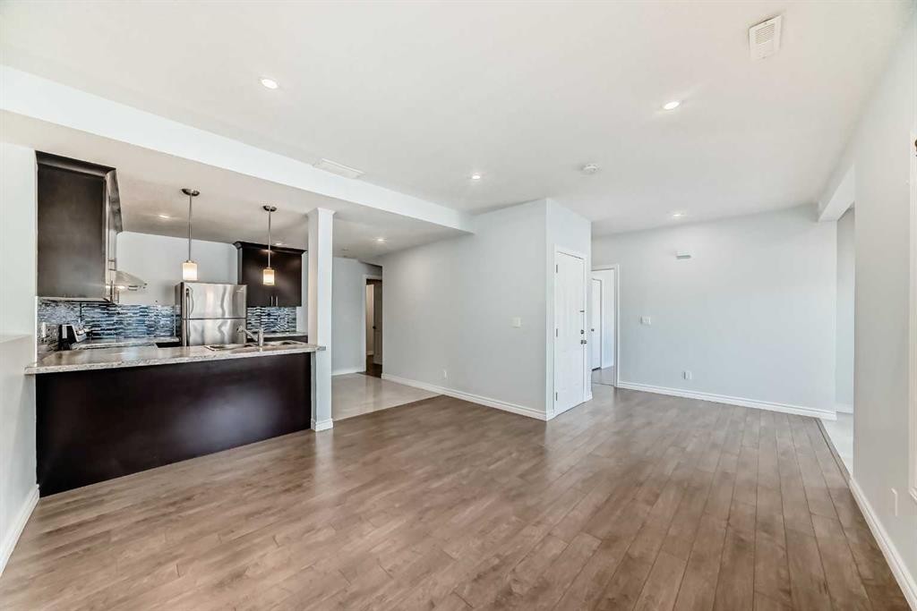 234 Panatella Boulevard Nw, Calgary, AB - Indoor Photo Showing Kitchen