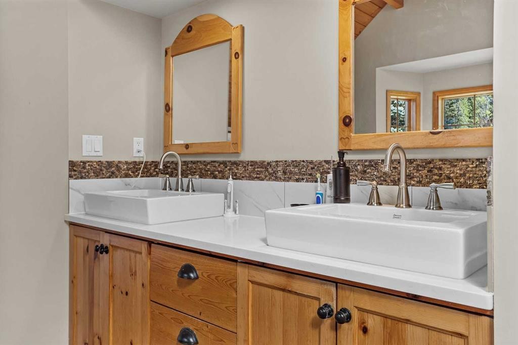 216 Bow River Drive, Harvie Heights, AB - Indoor Photo Showing Bathroom