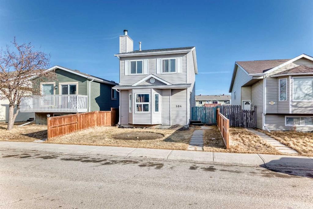 104 Falmere Way Ne, Calgary, AB - Outdoor