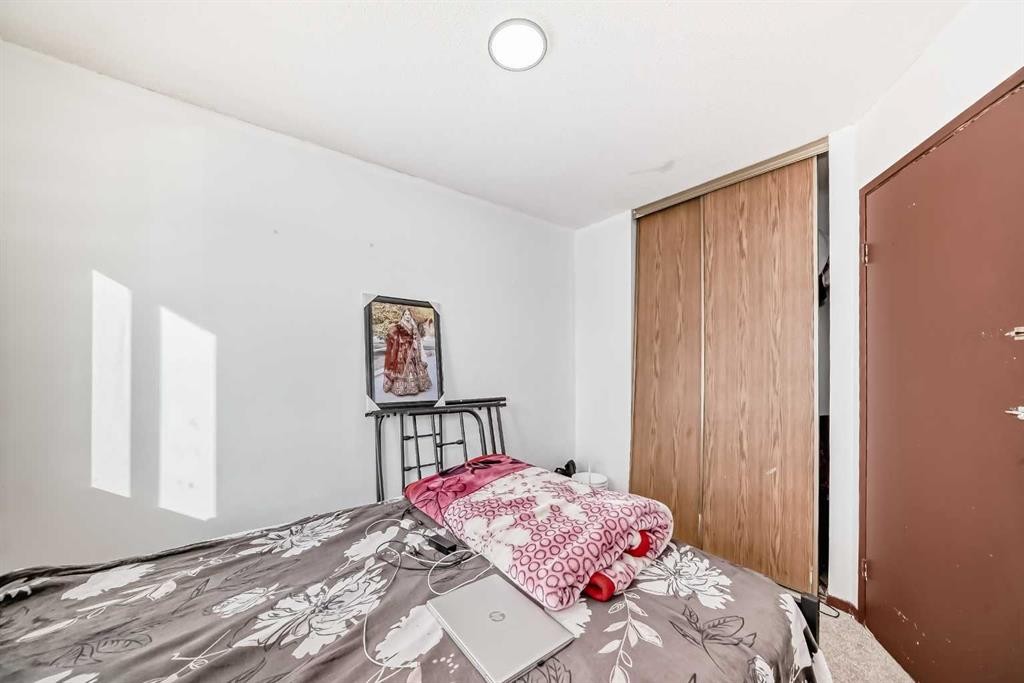 104 Falmere Way Ne, Calgary, AB - Indoor Photo Showing Bedroom