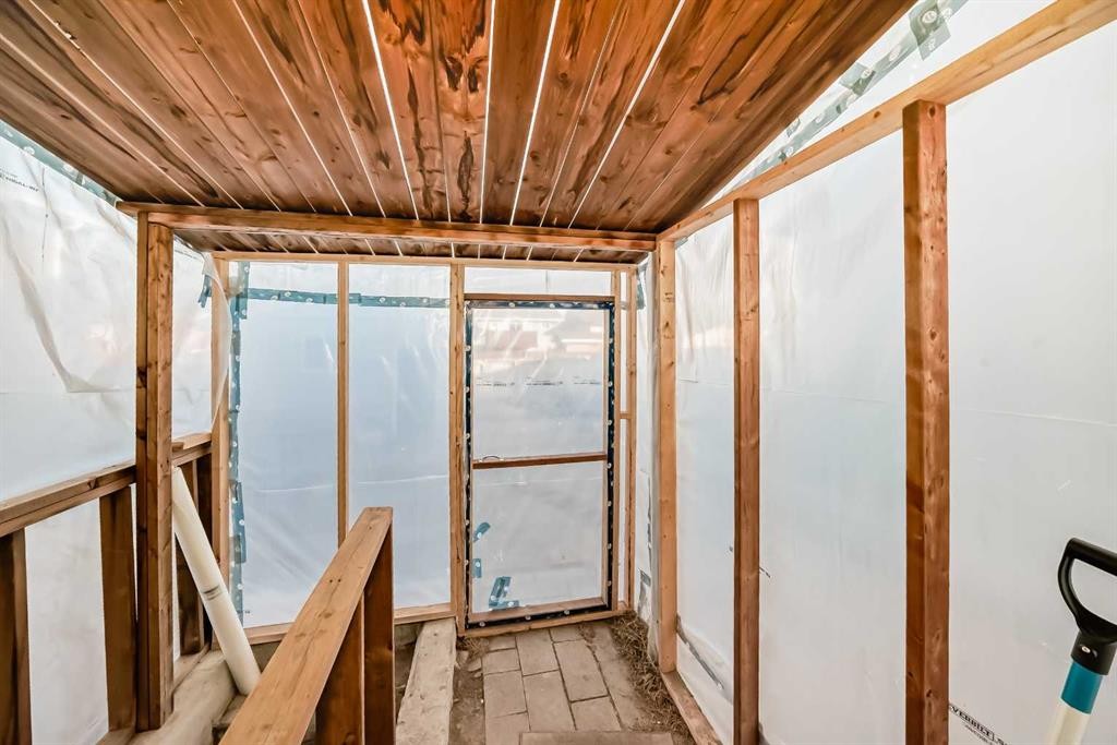 104 Falmere Way Ne, Calgary, AB - Indoor Photo Showing Other Room