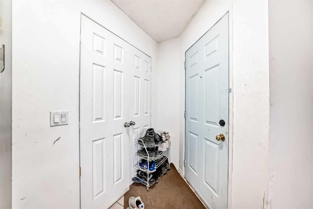 104 Falmere Way Ne, Calgary, AB - Indoor Photo Showing Other Room