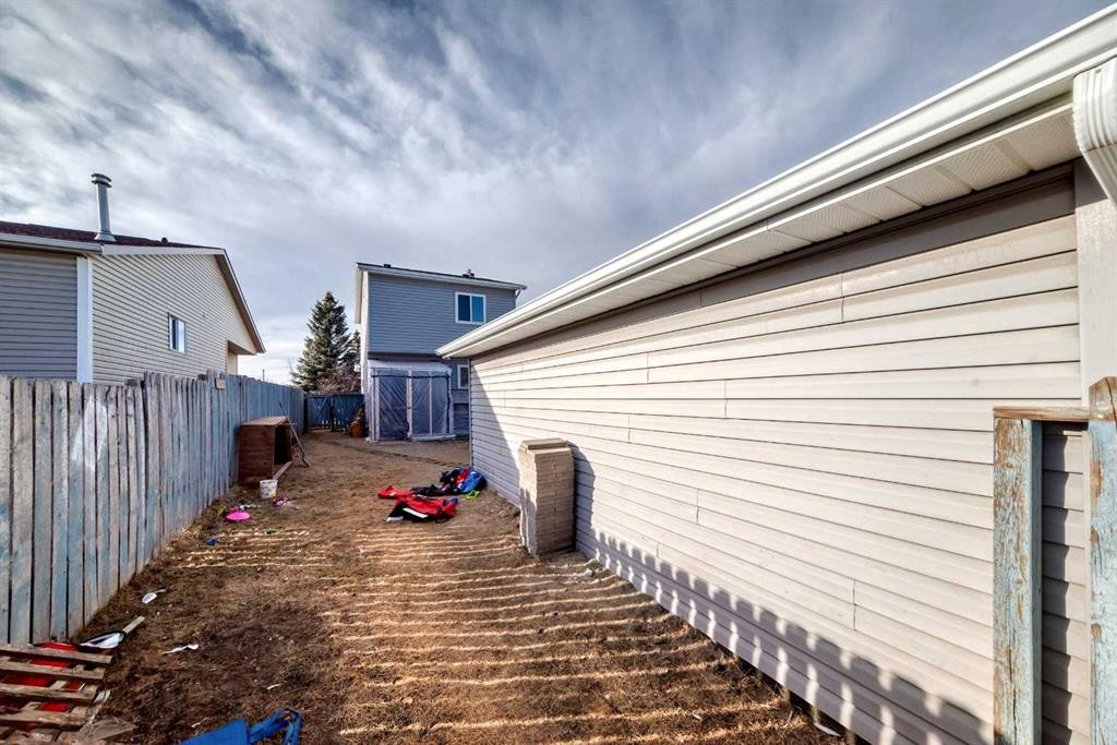 104 Falmere Way Ne, Calgary, AB - Outdoor With Exterior