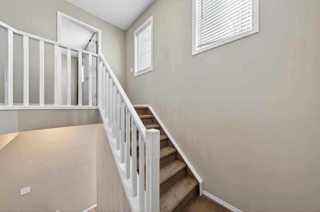 899 Windhaven Close Sw, Airdrie, AB - Indoor Photo Showing Other Room