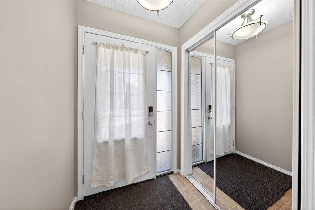 899 Windhaven Close Sw, Airdrie, AB - Indoor Photo Showing Other Room