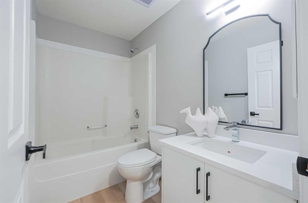 95 Tarington Way Ne, Calgary, AB - Indoor Photo Showing Bathroom