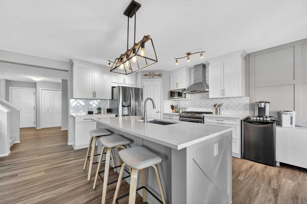 201 Saddlecrest Way Ne, Calgary, AB - Indoor Photo Showing Kitchen With Stainless Steel Kitchen With Upgraded Kitchen