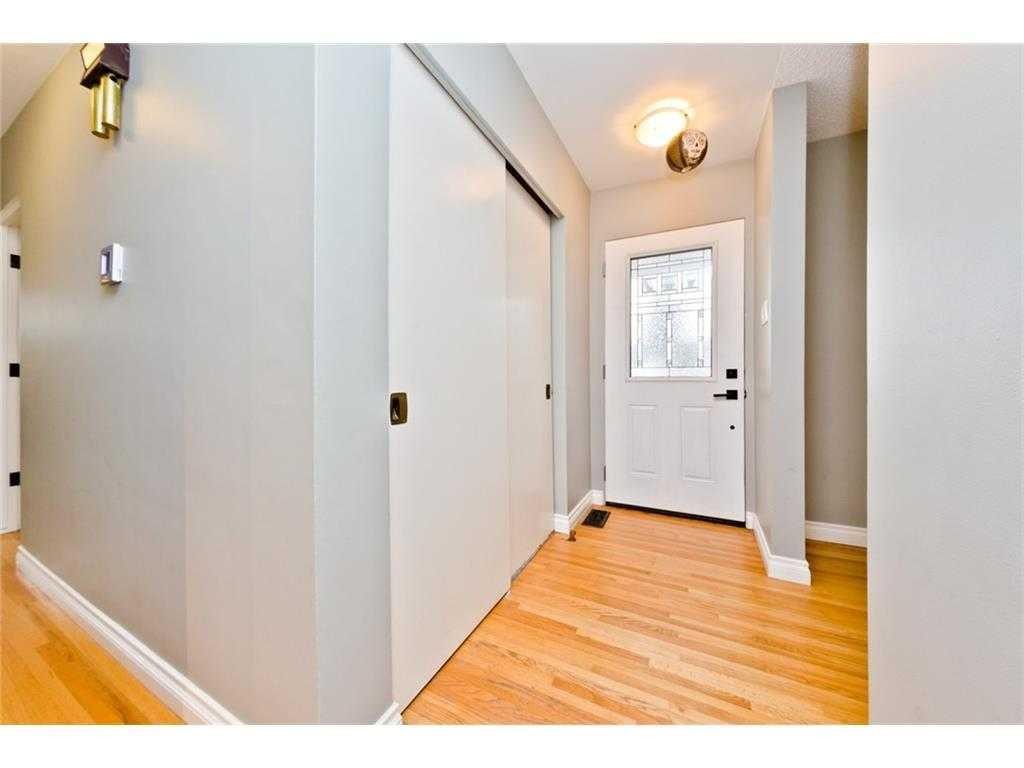 81 Westminster Drive Sw, Calgary, AB - Indoor Photo Showing Other Room