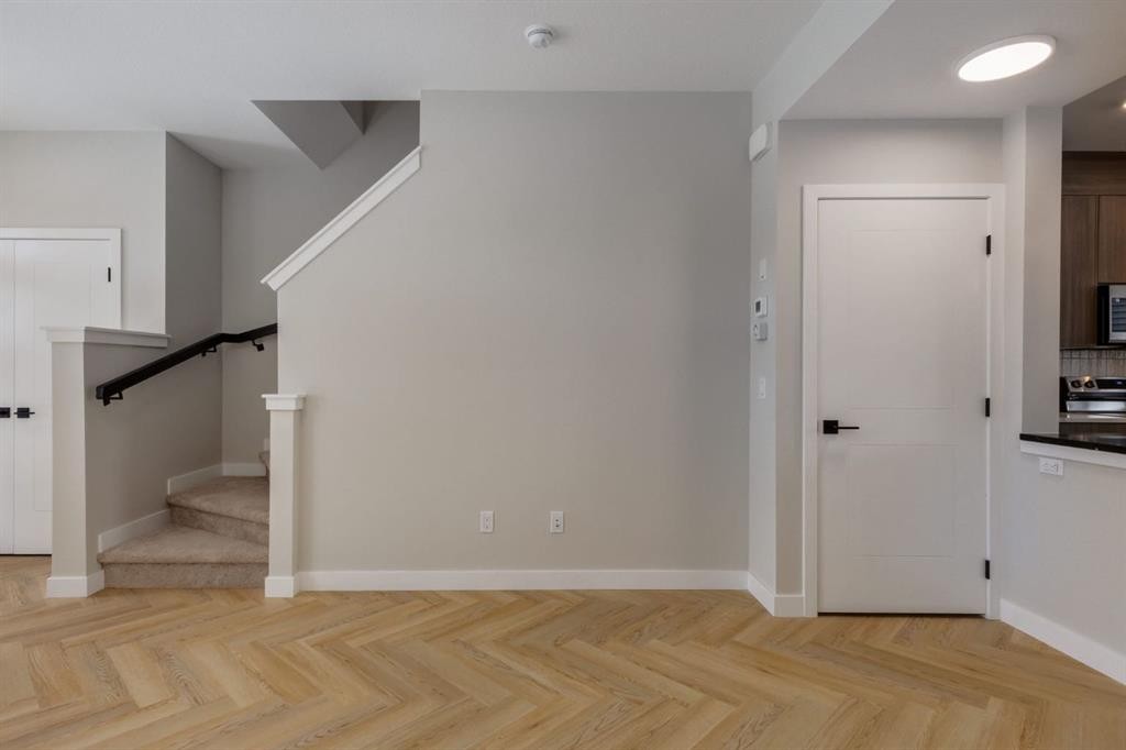 263 Sora Boulevard Se, Calgary, AB - Indoor Photo Showing Other Room