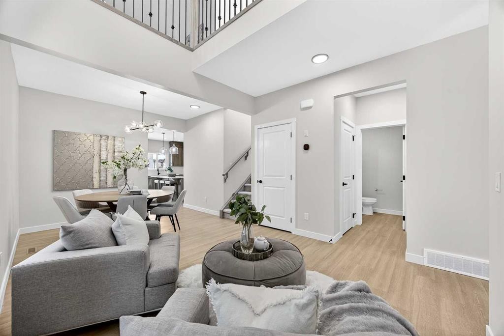 52 Fireside Common Sw, Cochrane, AB - Indoor Photo Showing Living Room