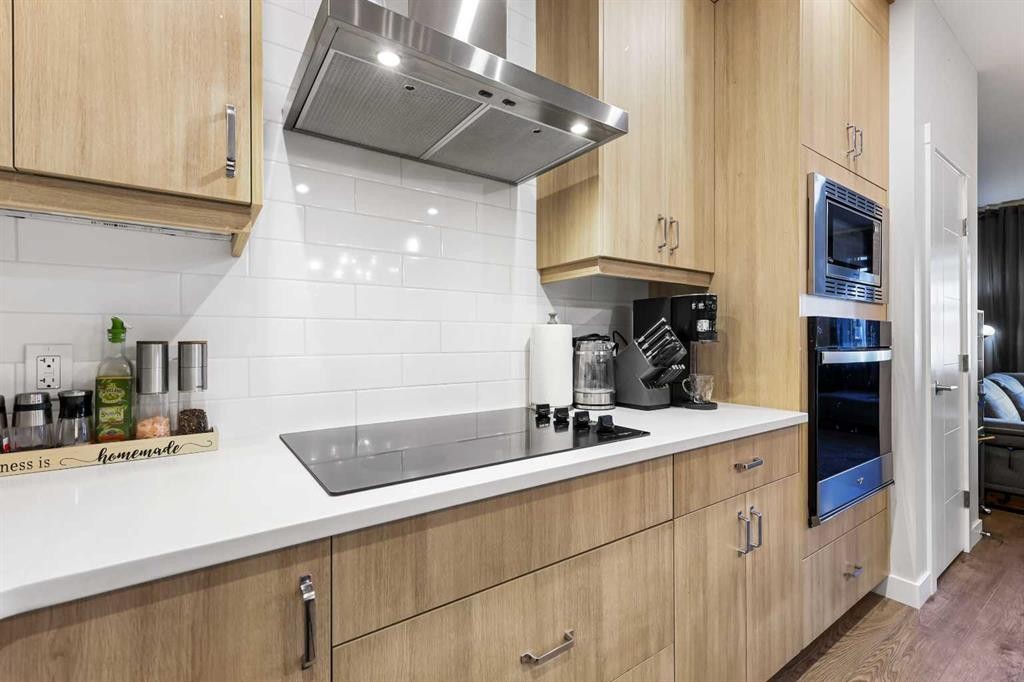 128 Setonstone Gardens Se, Calgary, AB - Indoor Photo Showing Kitchen