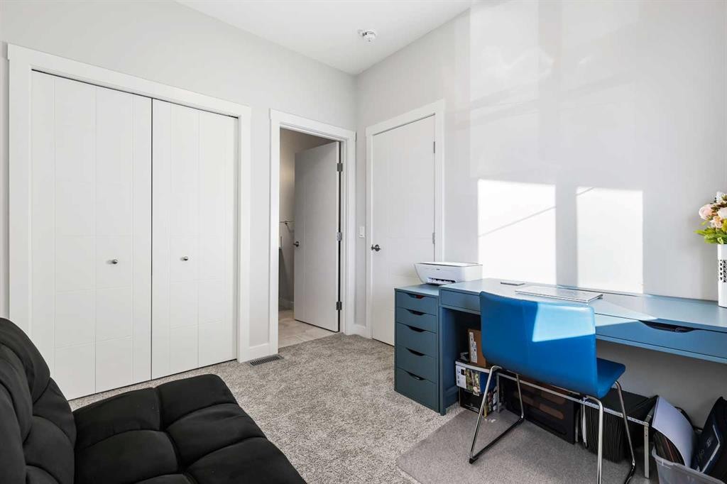 128 Setonstone Gardens Se, Calgary, AB - Indoor