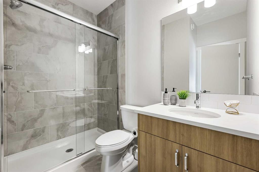 128 Setonstone Gardens Se, Calgary, AB - Indoor Photo Showing Bathroom