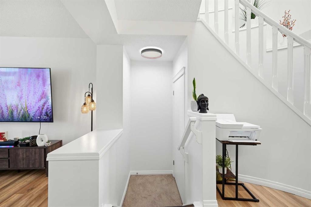 41 New Brighton Green Se, Calgary, AB - Indoor Photo Showing Other Room
