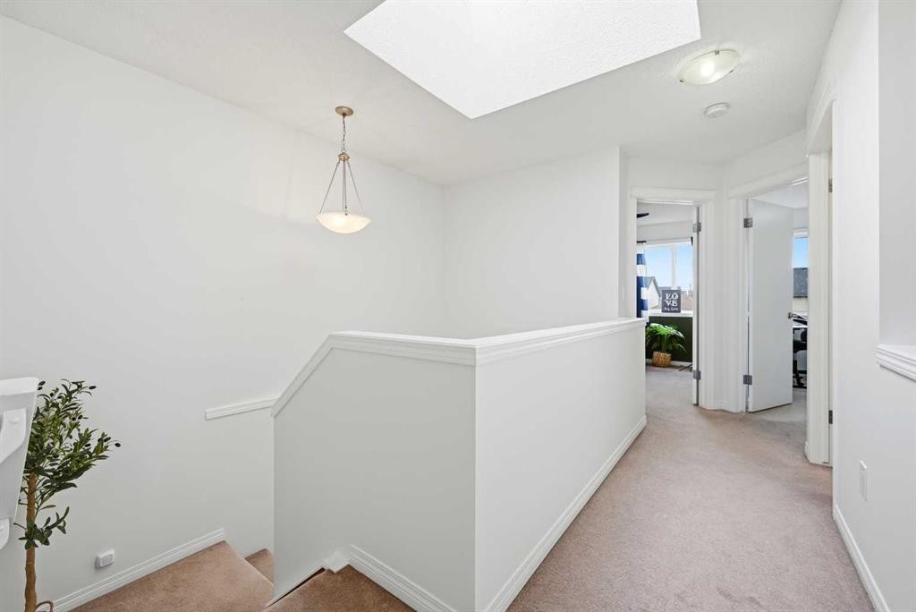 41 New Brighton Green Se, Calgary, AB - Indoor Photo Showing Other Room