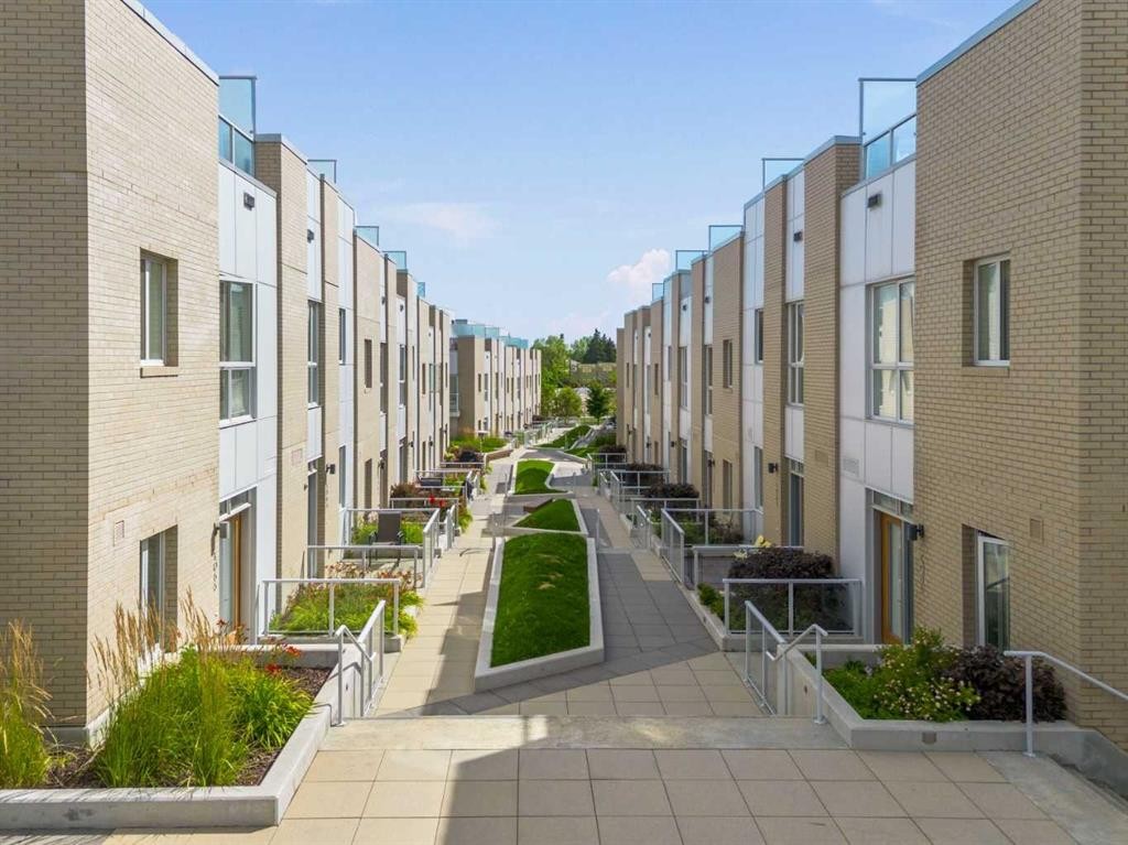 4060 Kovitz Lane Nw, Calgary, AB - Outdoor