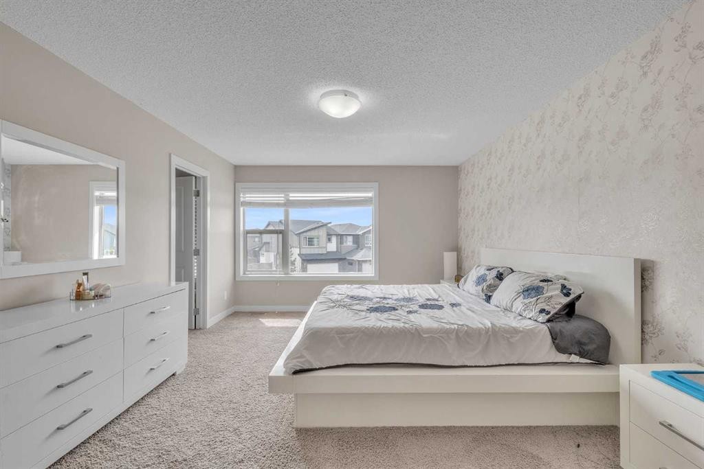 145 Walden Park Se, Calgary, AB - Indoor Photo Showing Bedroom