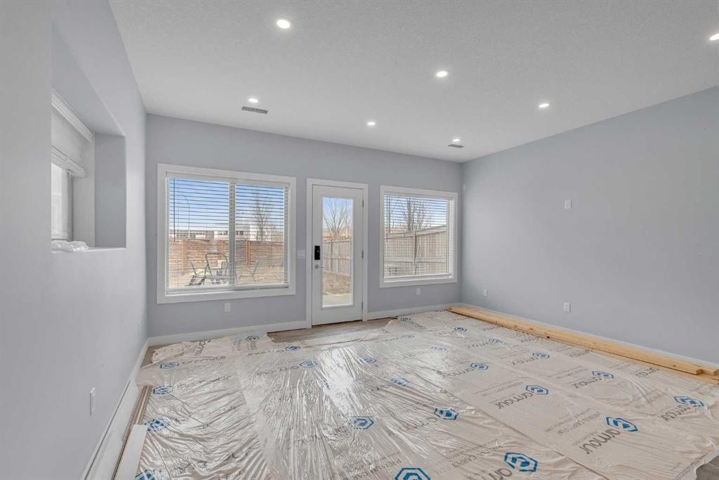 145 Walden Park Se, Calgary, AB - Indoor Photo Showing Other Room