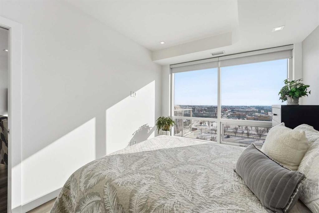 710-8505 Broadcast Avenue Sw, Calgary, AB - Indoor Photo Showing Bedroom