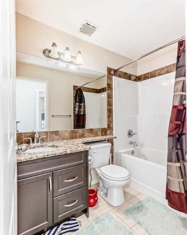 46 Cranford Gardens Se, Calgary, AB - Indoor Photo Showing Bathroom