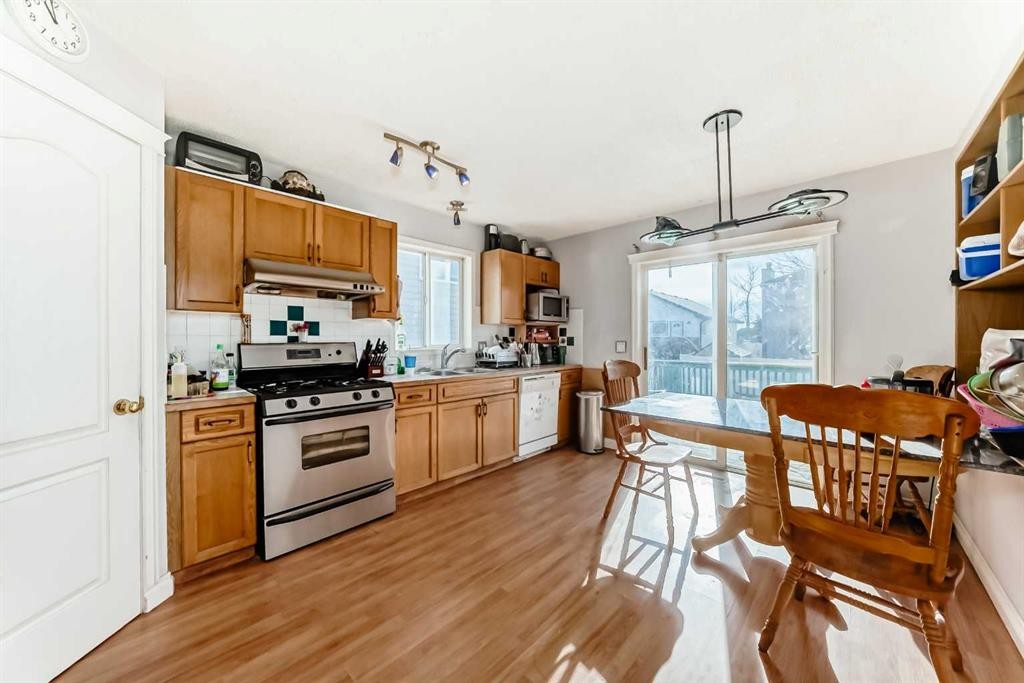 215 Appleglen Park Se, Calgary, AB - Indoor