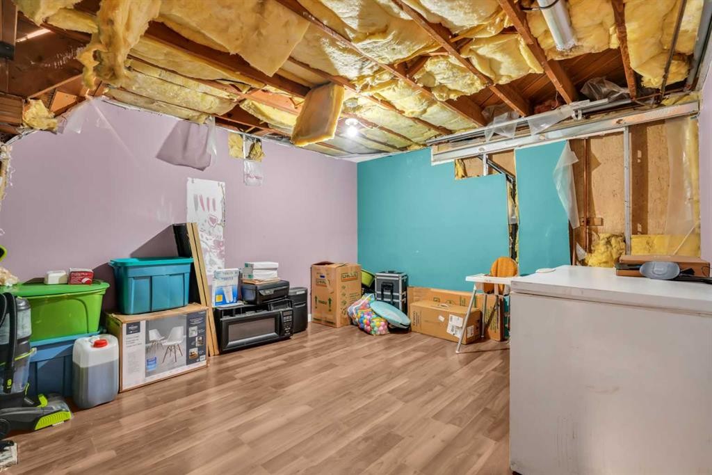 2046 33 Street Se, Calgary, AB - Indoor Photo Showing Basement