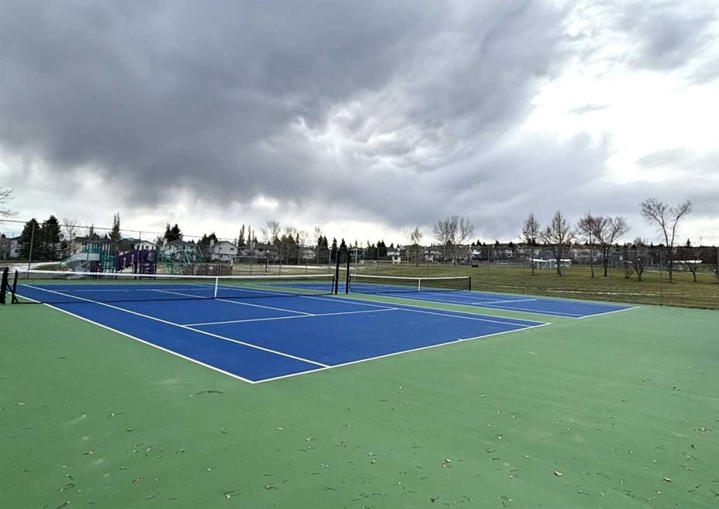 16 Sandringham Close Nw, Calgary, AB - Outdoor