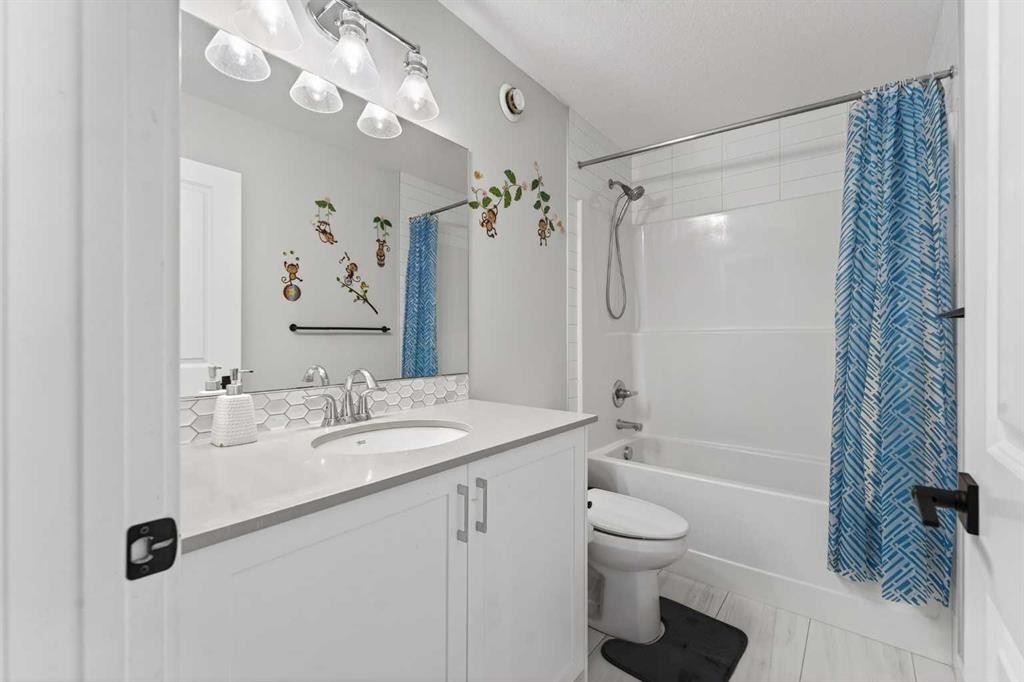 210 Cornerstone Crescent Ne, Calgary, AB - Indoor Photo Showing Bathroom