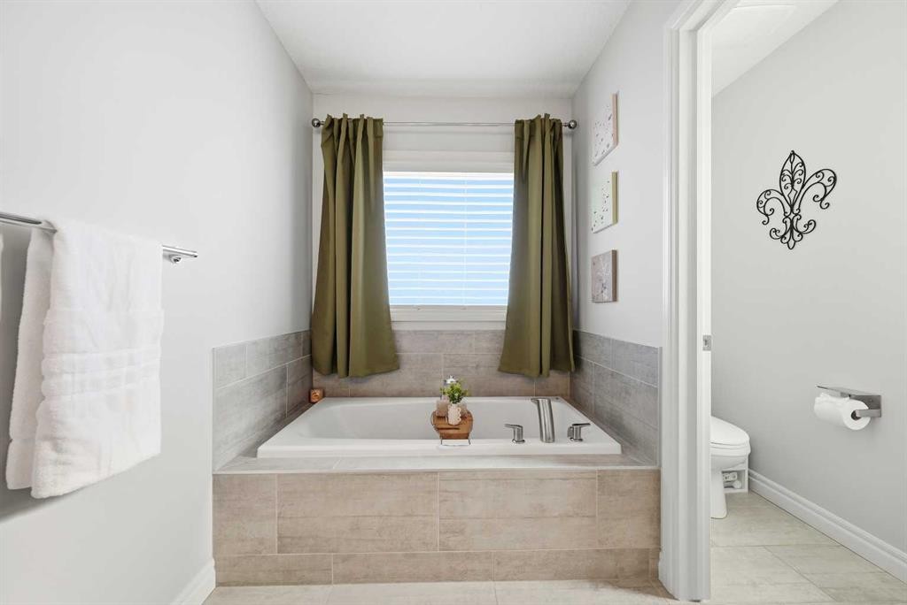 8 Redstone Passage Ne, Calgary, AB - Indoor Photo Showing Bathroom