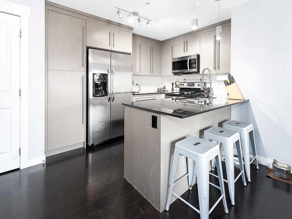1203-11 Mahogany Row Se, Calgary, AB - Indoor Photo Showing Kitchen