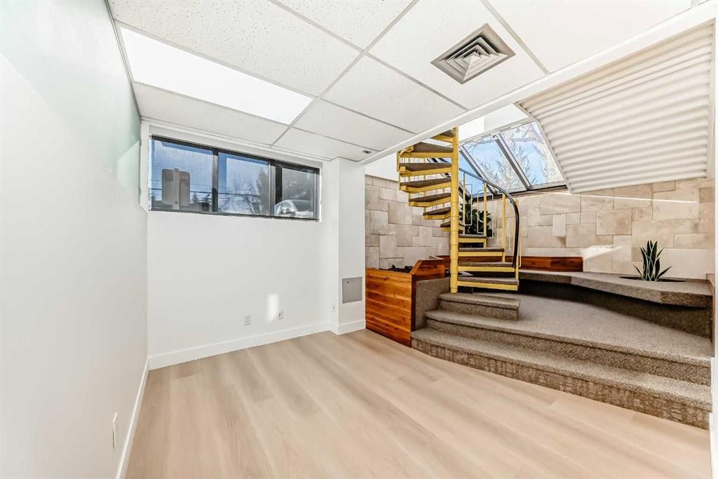 Lower-2139 4 Avenue Nw, Calgary, AB