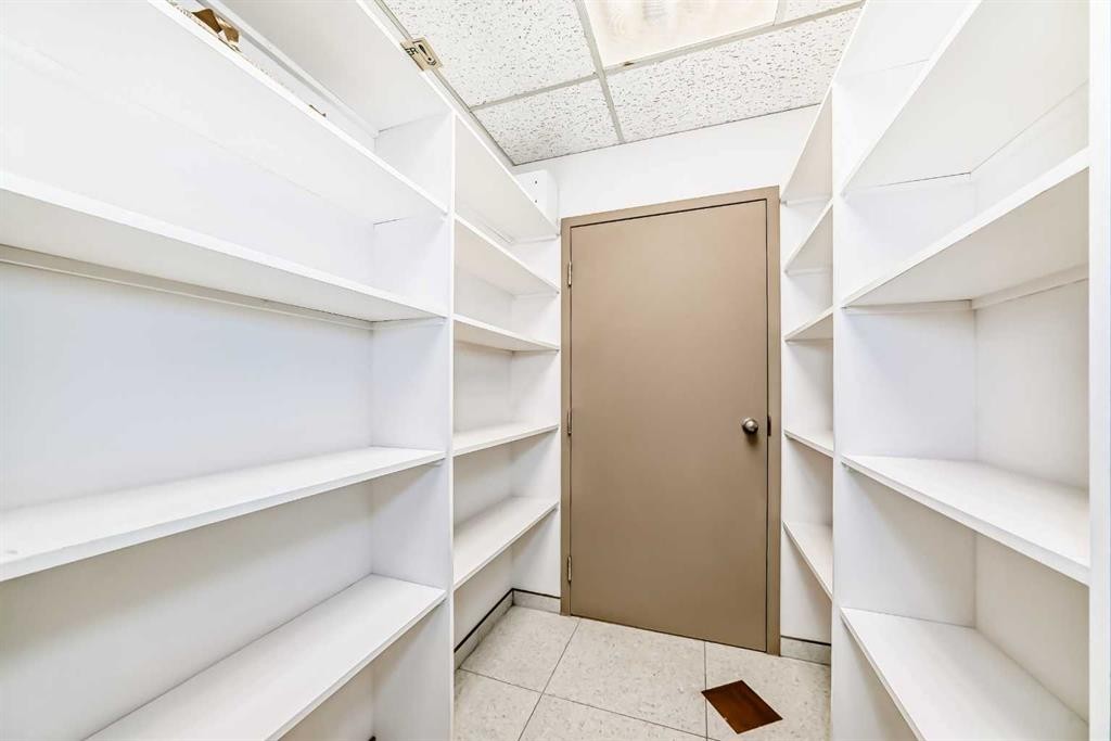 Lower-2139 4 Avenue Nw, Calgary, AB