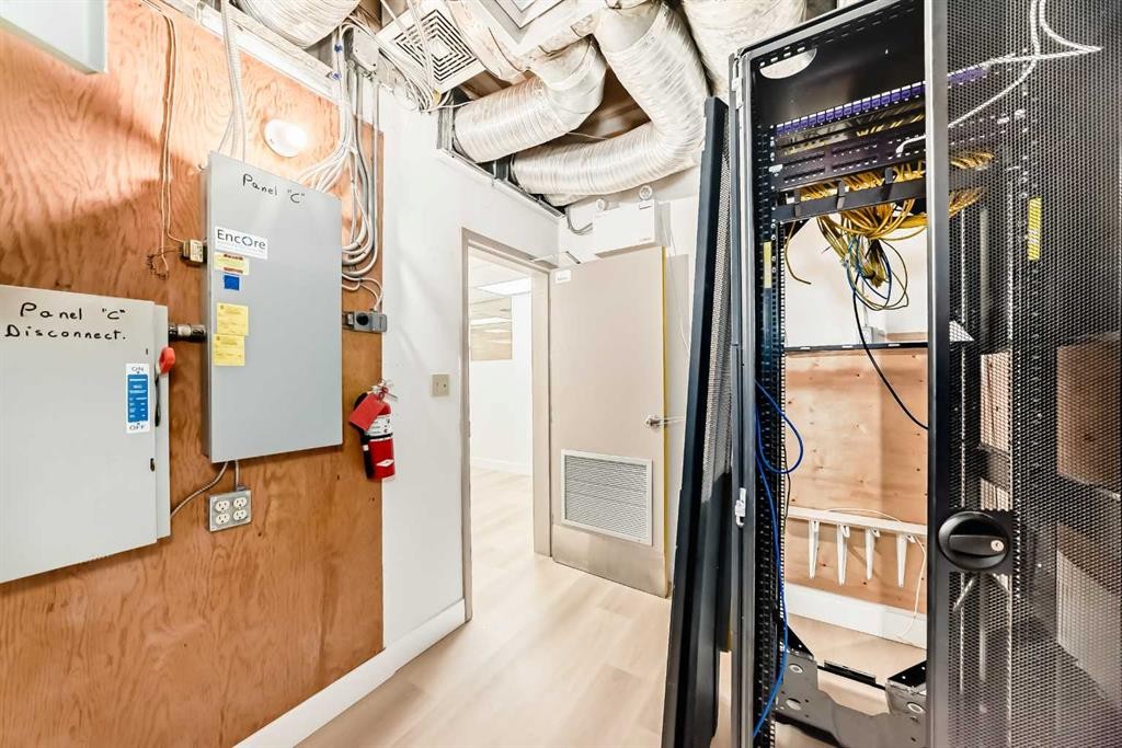 Lower-2139 4 Avenue Nw, Calgary, AB