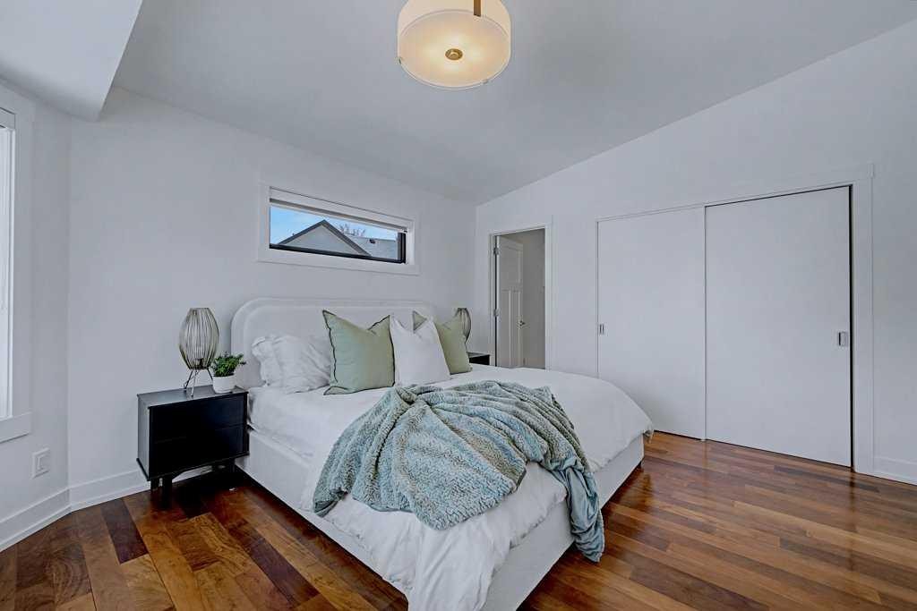 7220 Bow Crescent Nw, Calgary, AB - Indoor Photo Showing Bedroom