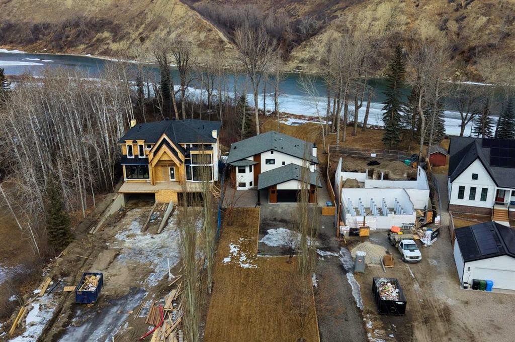 7220 Bow Crescent Nw, Calgary, AB - Outdoor