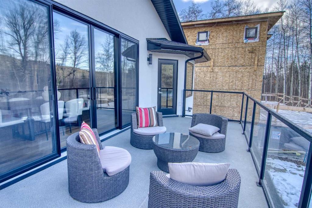 7220 Bow Crescent Nw, Calgary, AB - Outdoor With Exterior