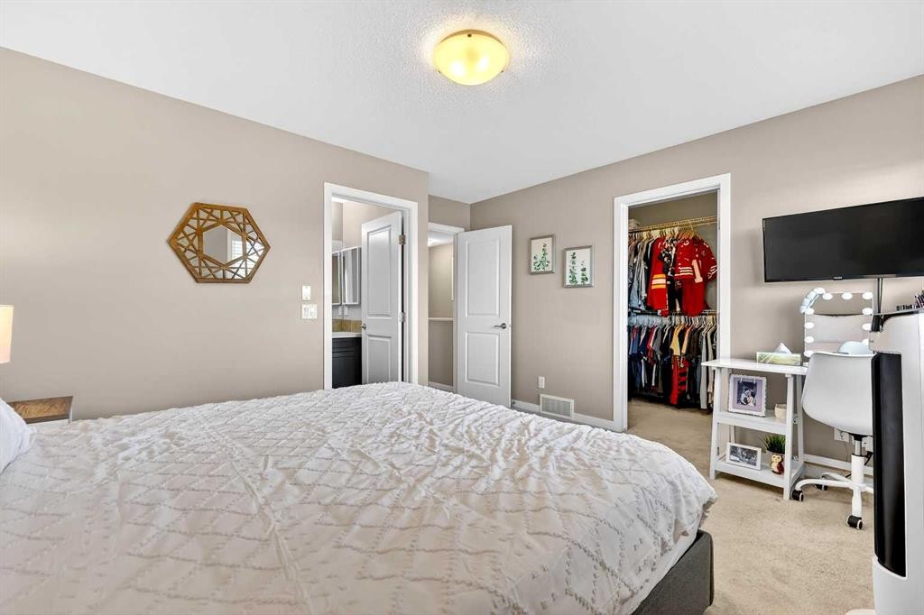 90 Walden Crescent Se, Calgary, AB - Indoor Photo Showing Bedroom