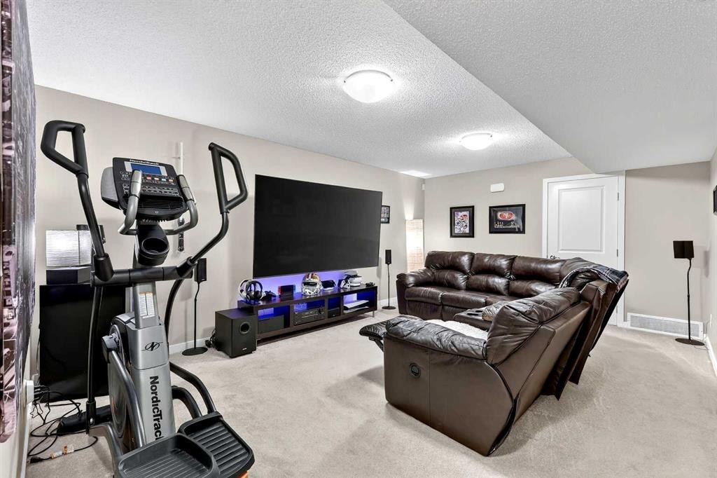 90 Walden Crescent Se, Calgary, AB - Indoor