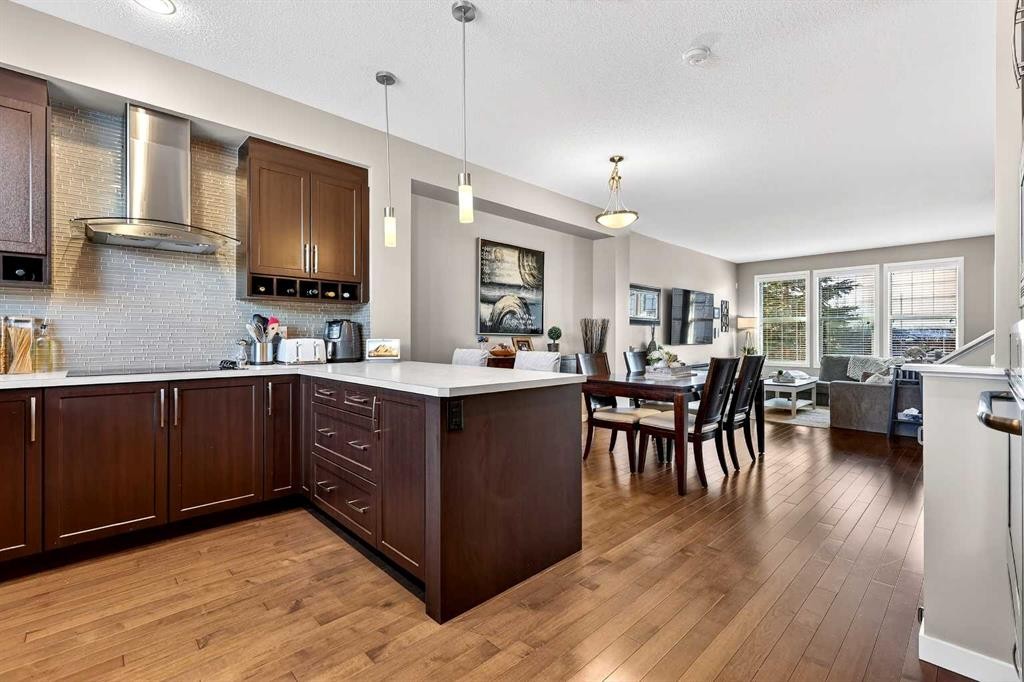 90 Walden Crescent Se, Calgary, AB - Indoor Photo Showing Kitchen