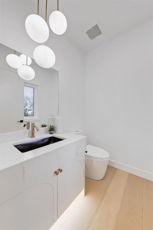 417 22 Avenue Nw, Calgary, AB - Indoor Photo Showing Bathroom