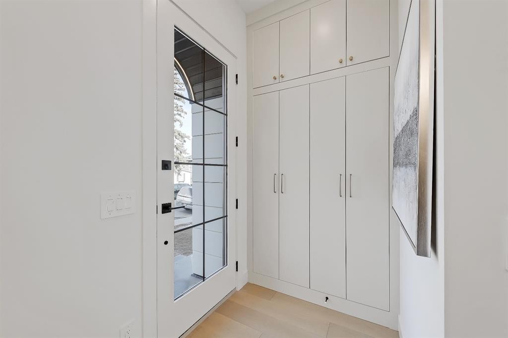 417 22 Avenue Nw, Calgary, AB - Indoor Photo Showing Other Room