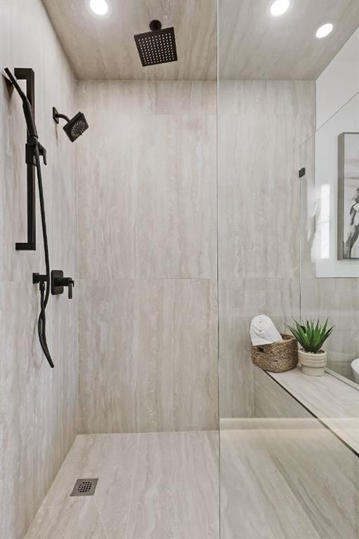 417 22 Avenue Nw, Calgary, AB - Indoor Photo Showing Bathroom