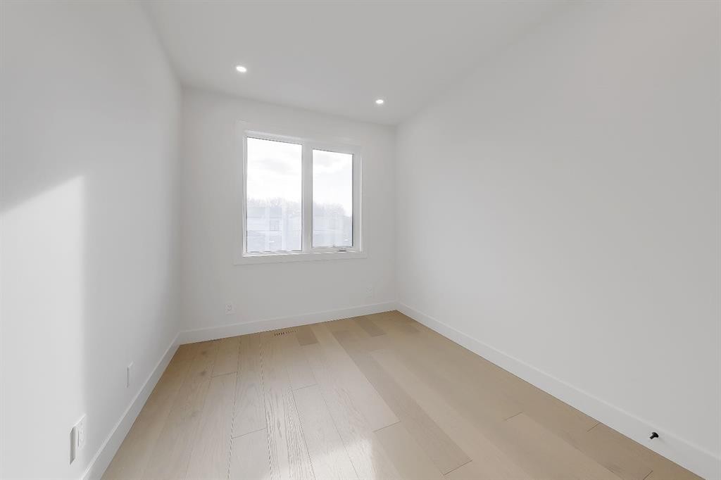 417 22 Avenue Nw, Calgary, AB - Indoor Photo Showing Other Room