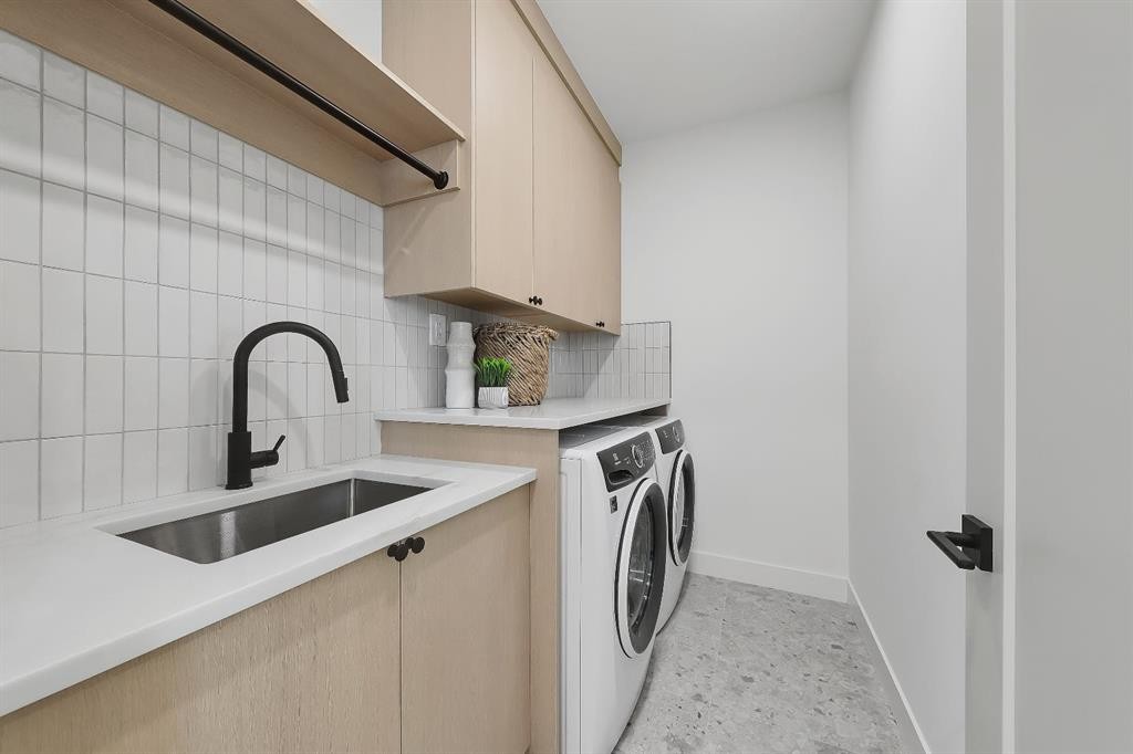 417 22 Avenue Nw, Calgary, AB - Indoor Photo Showing Laundry Room