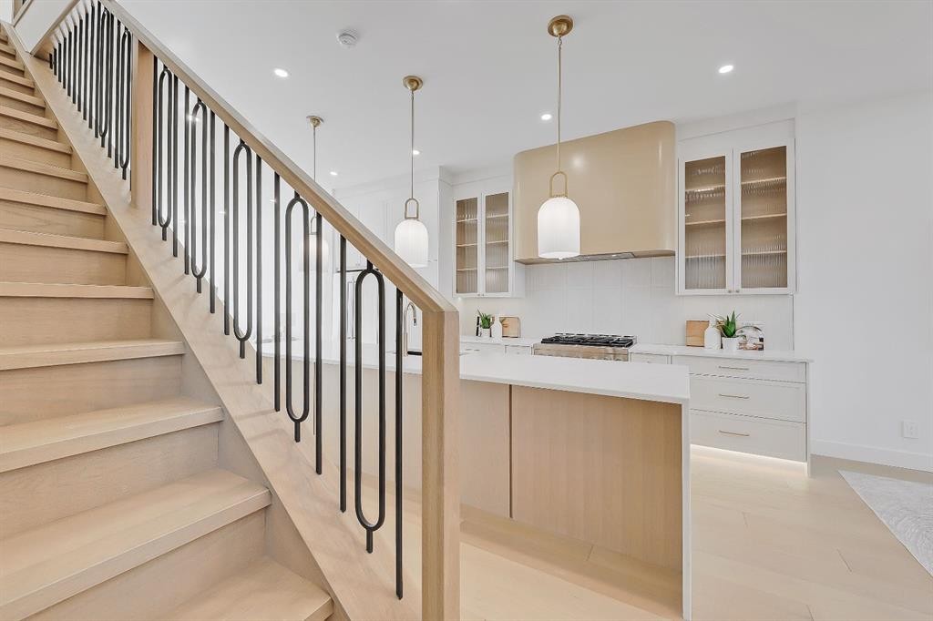 417 22 Avenue Nw, Calgary, AB - Indoor Photo Showing Other Room