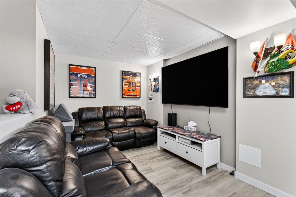 108 Cimarron Grove Circle, Okotoks, AB - Indoor Photo Showing Other Room